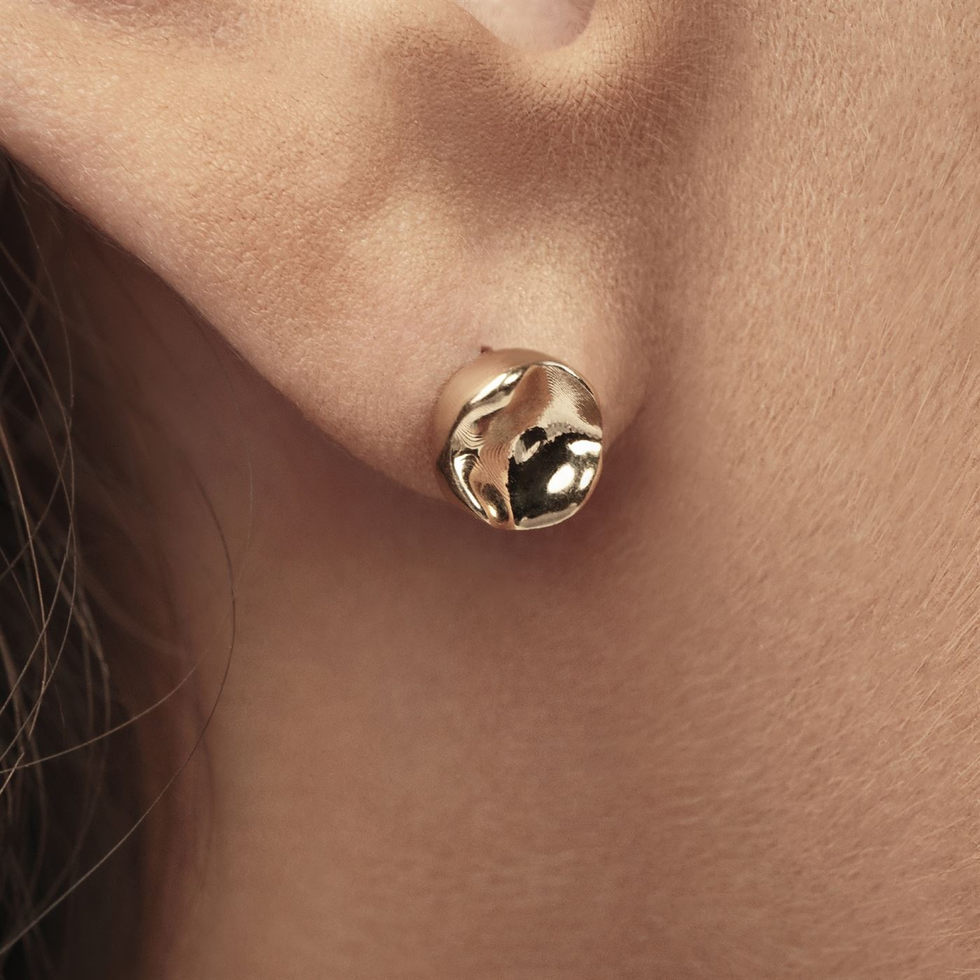 گوشواره دکمه