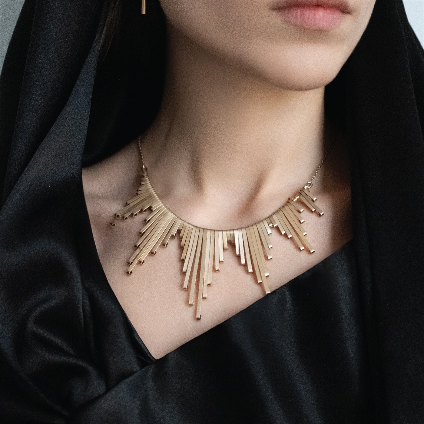 گردنبند تابش بزرگ