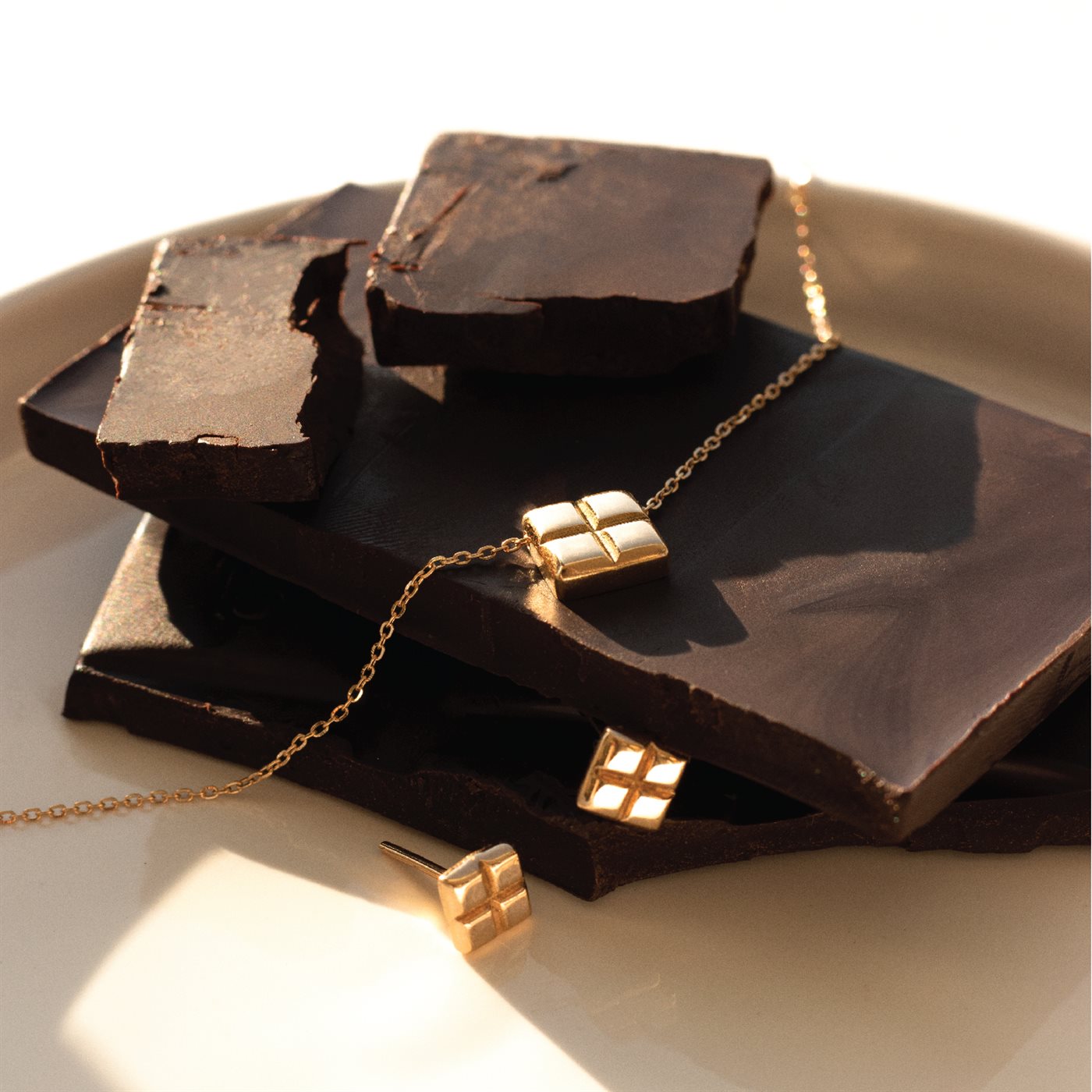 گردنبند شکلات