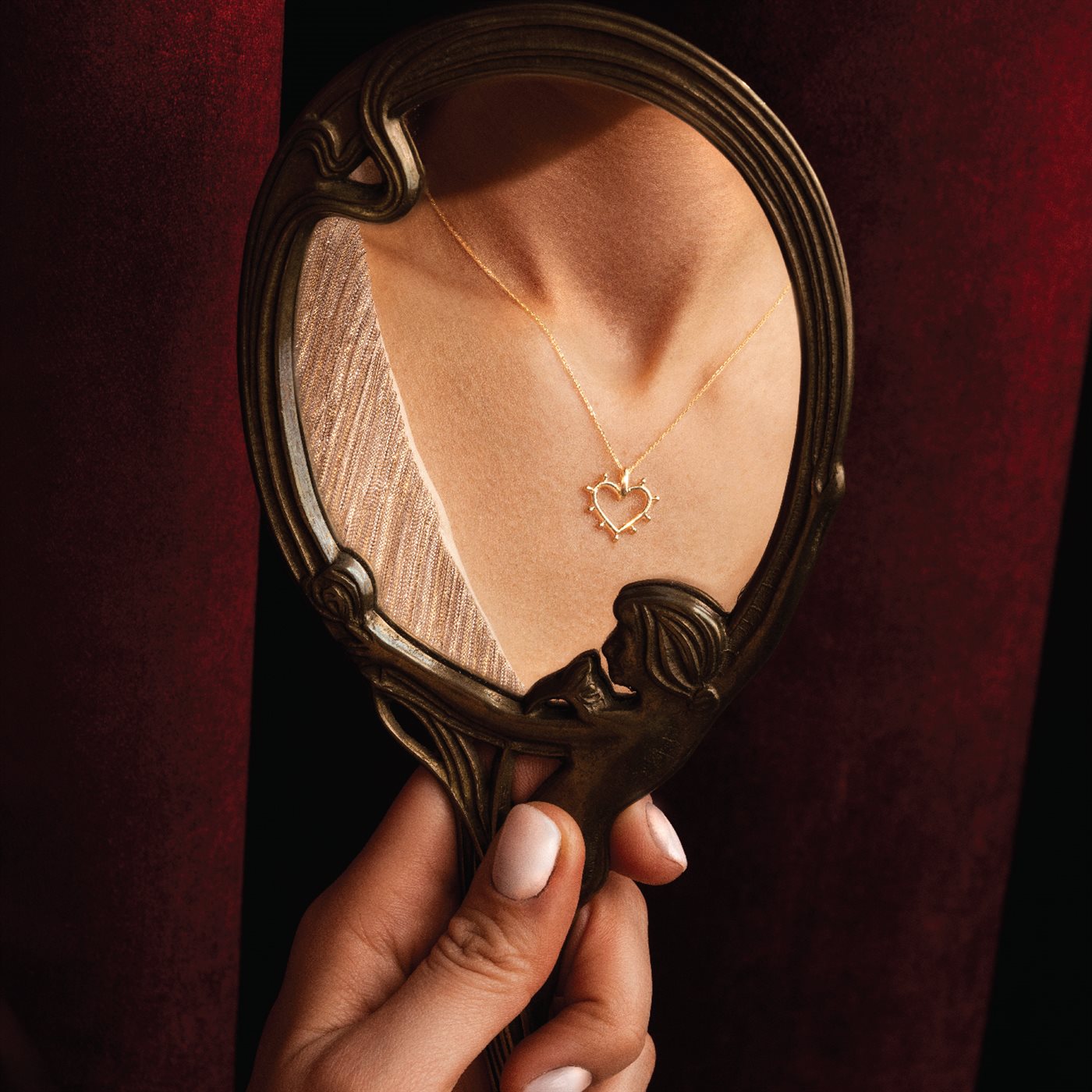 گردنبند قلب تابان