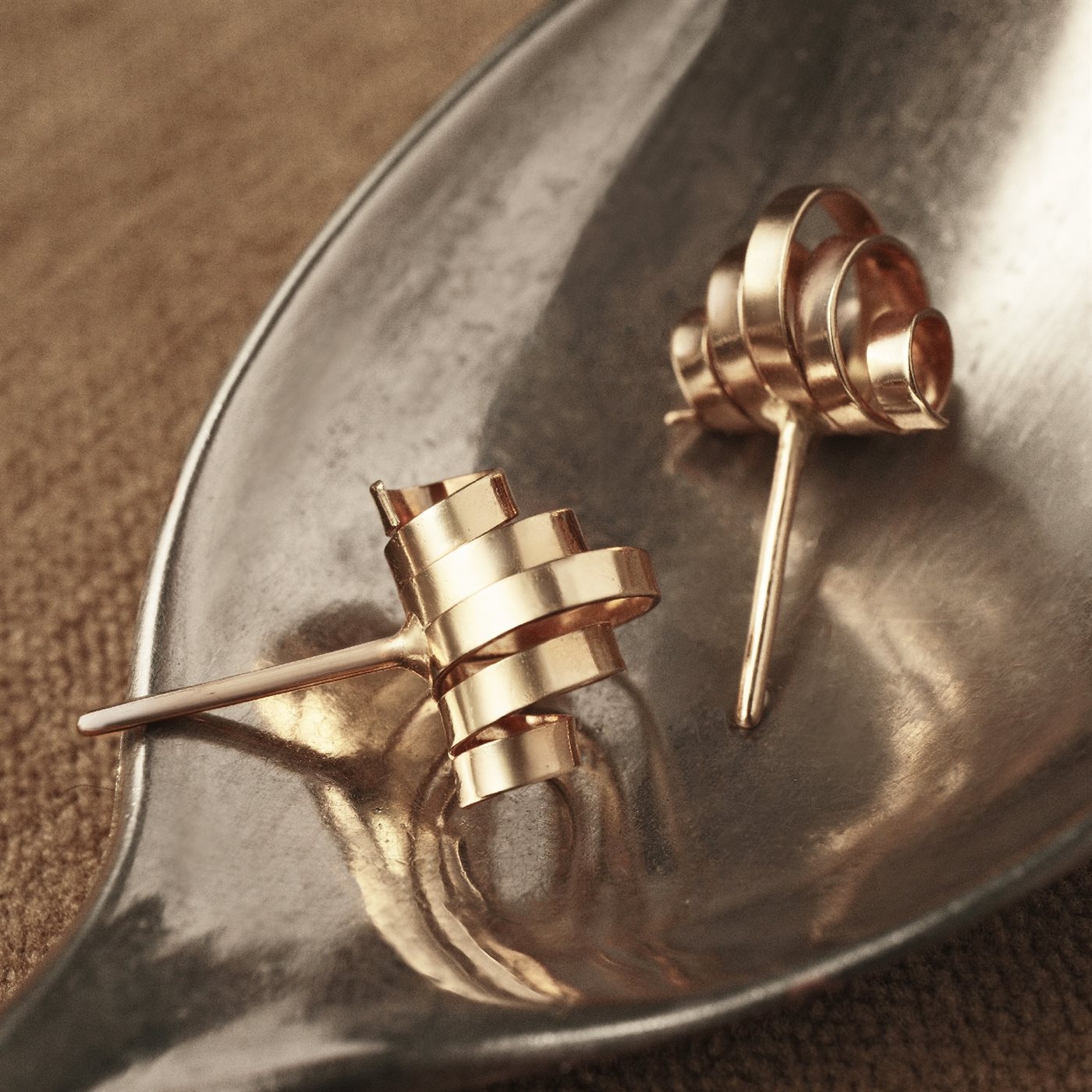 گوشواره گیسو میخی