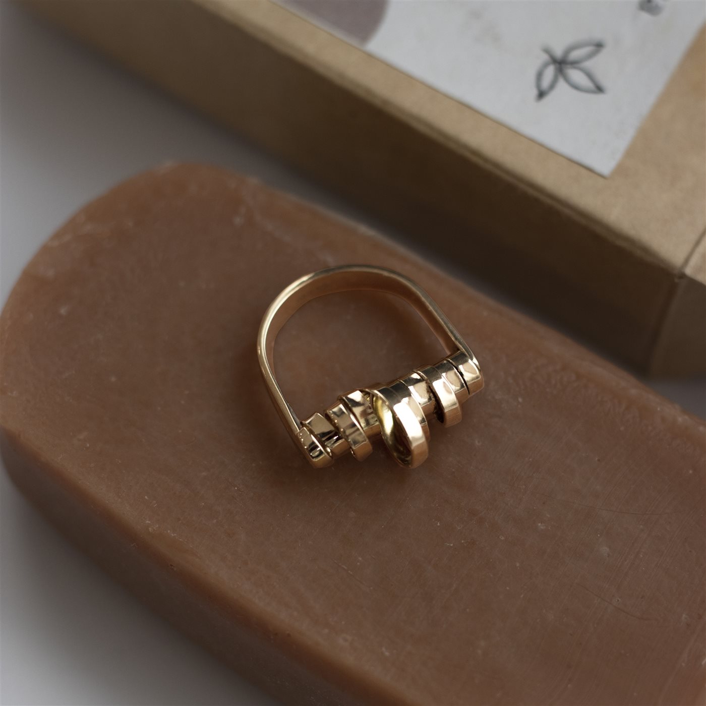 انگشتر گیسو