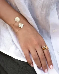 دستبند طلا مربع پولکی